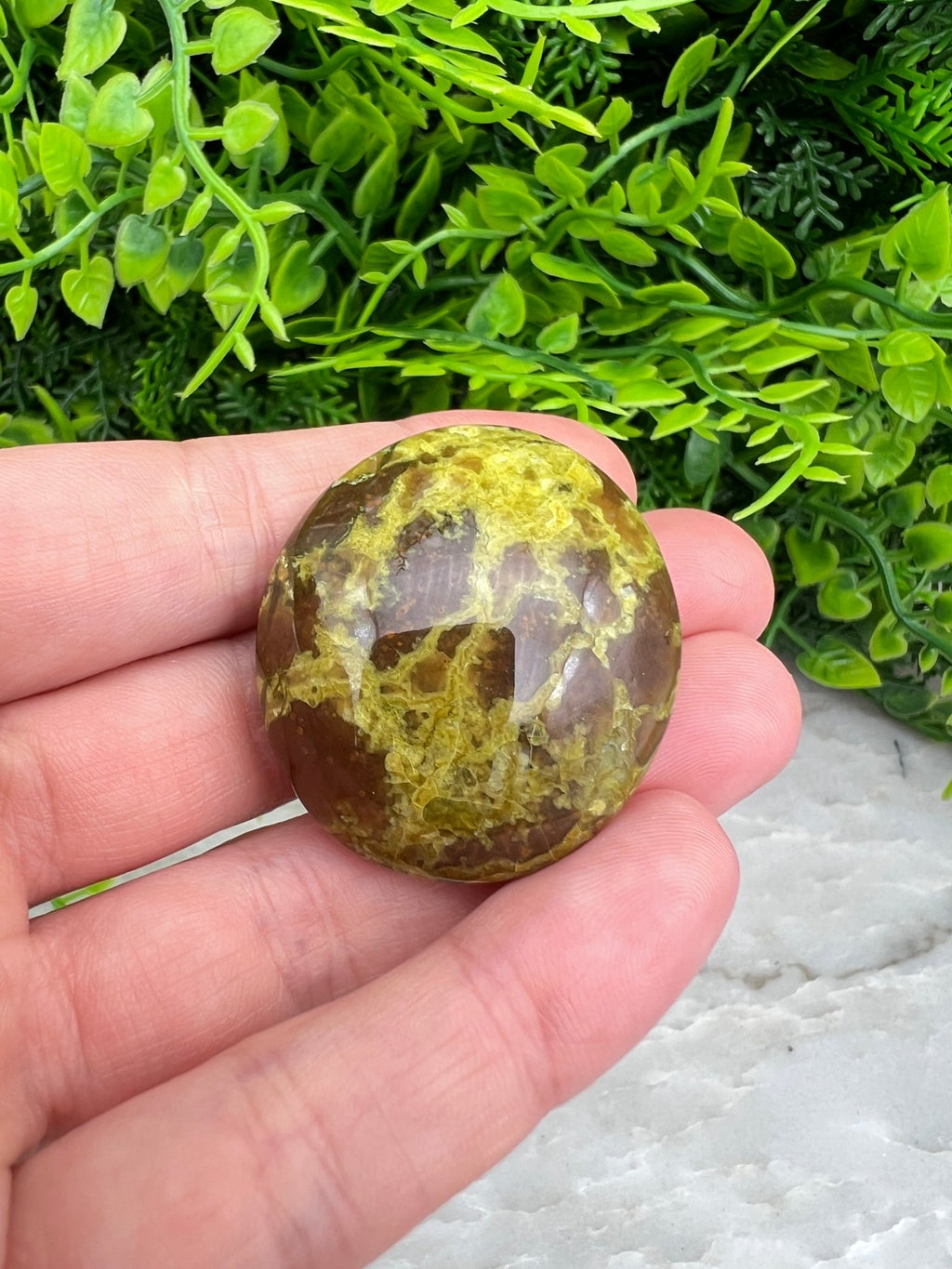 Grüner Opal als Kuschelstein (4 cm) von KEY LIME STORE