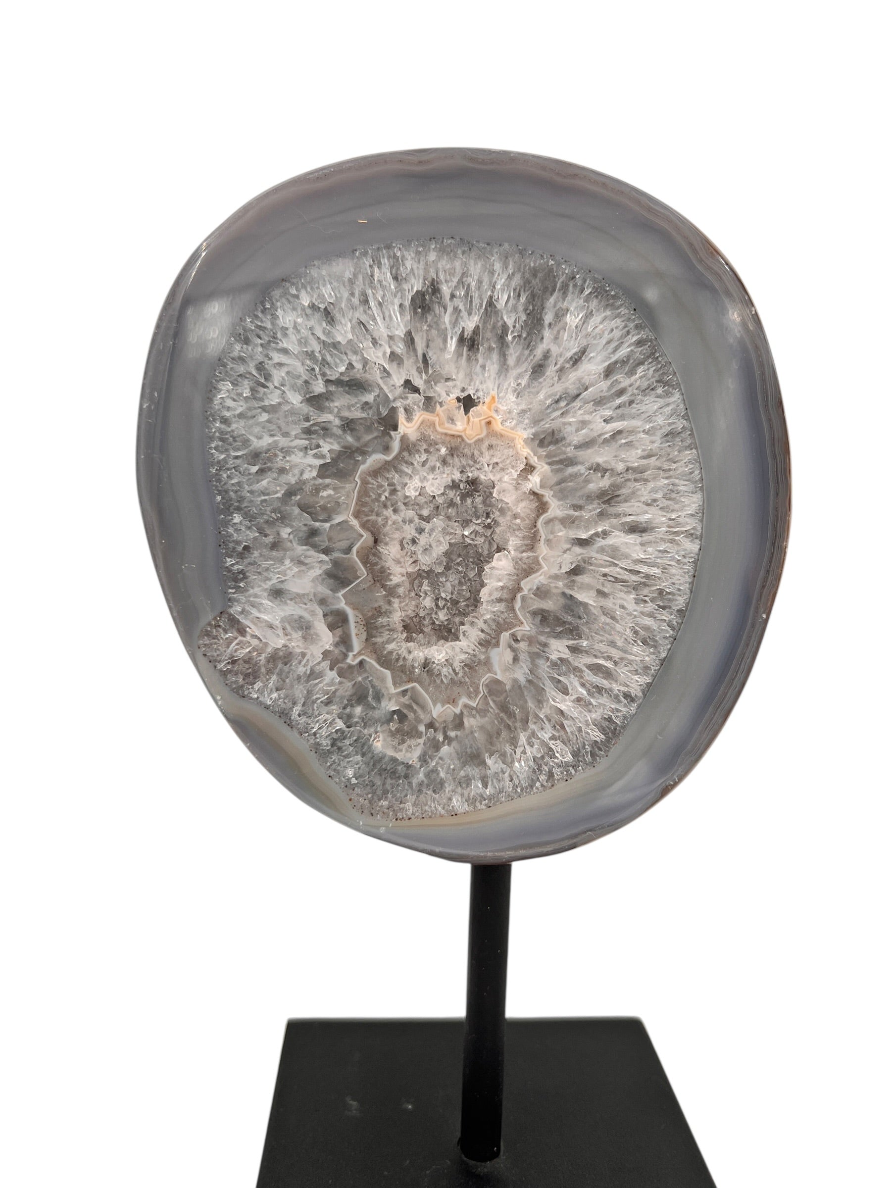 Halve agaat op standaard 1.731 kg