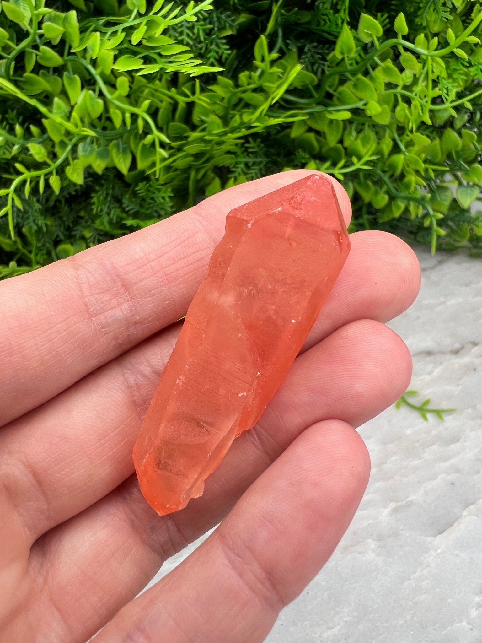 Red Healer (Hämatitquarz)-Cluster (5 cm) von KEY LIME STORE
