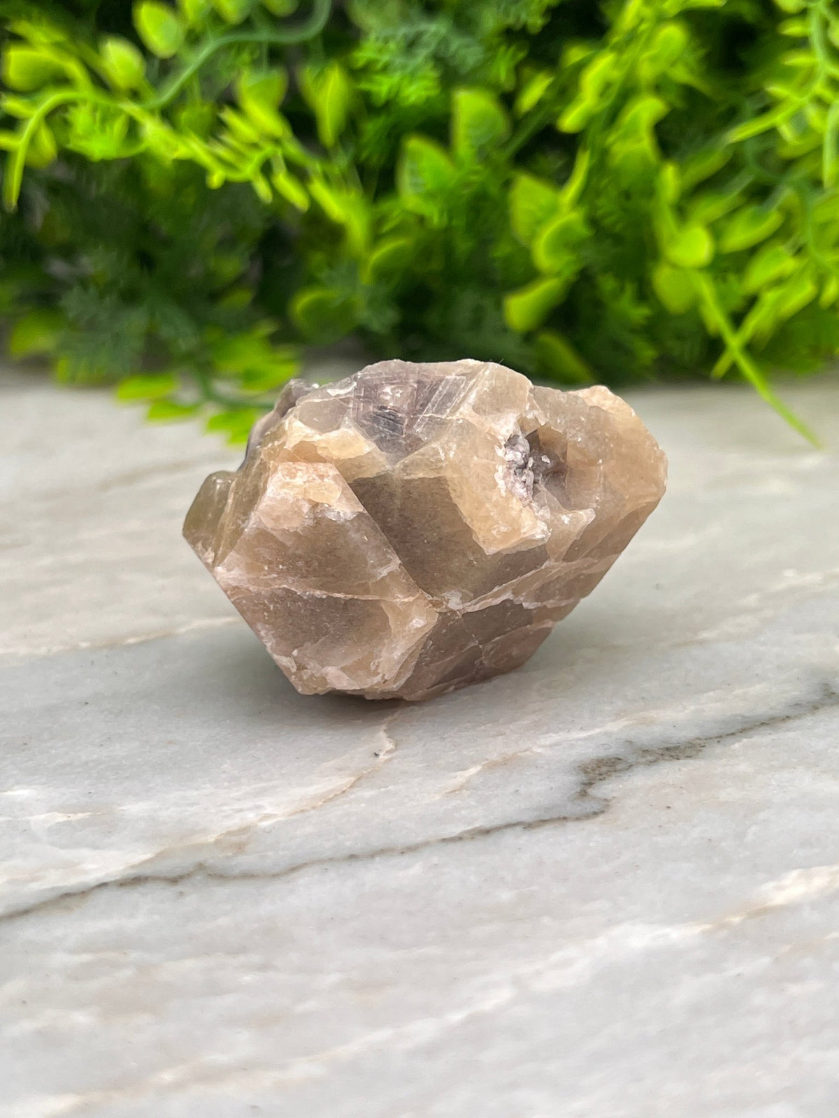 Grossulaar hexagon half ruw half gepolijst by KEY LIME STORE