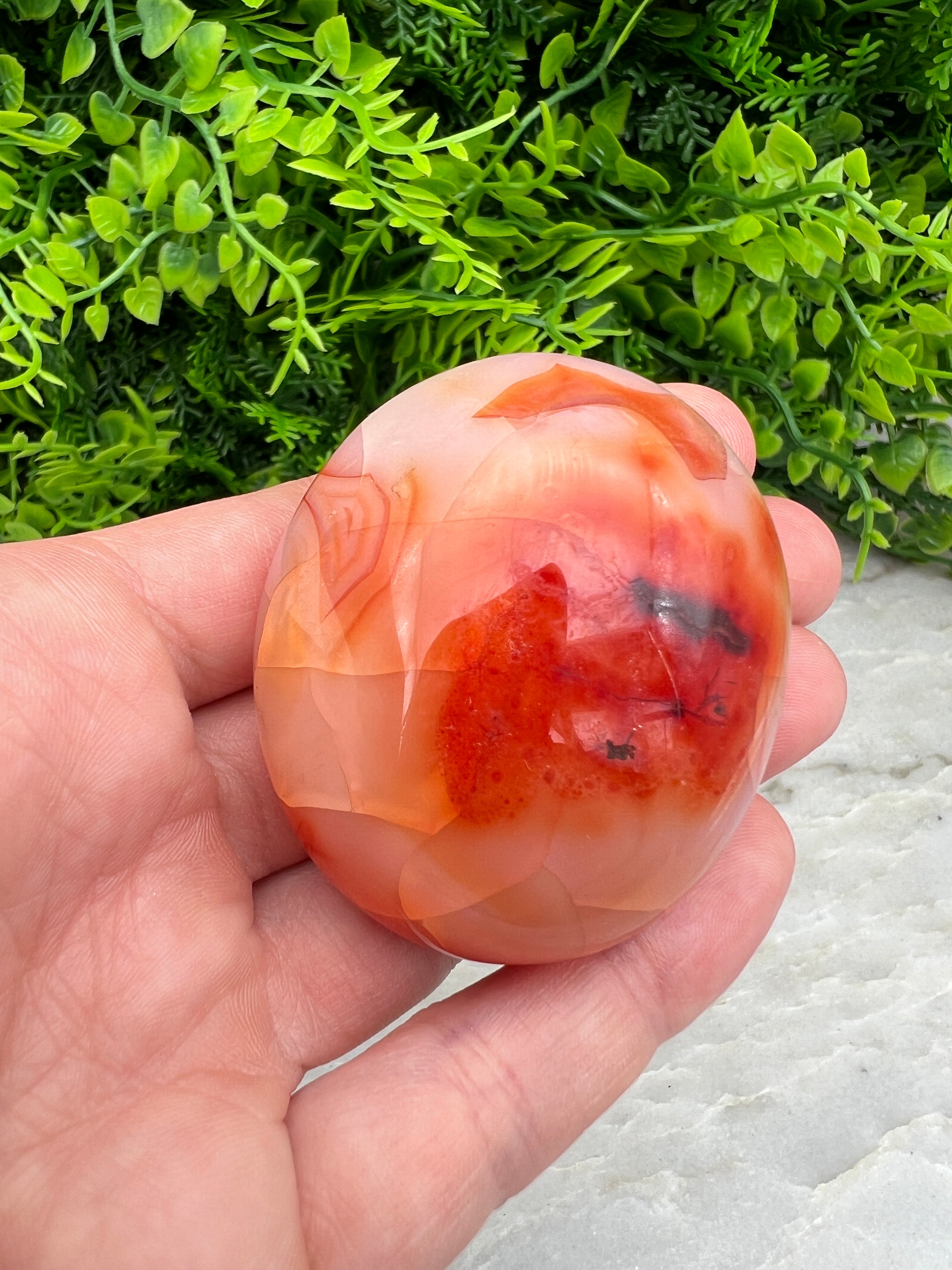 Carnelian tumbled stone (6 cm)