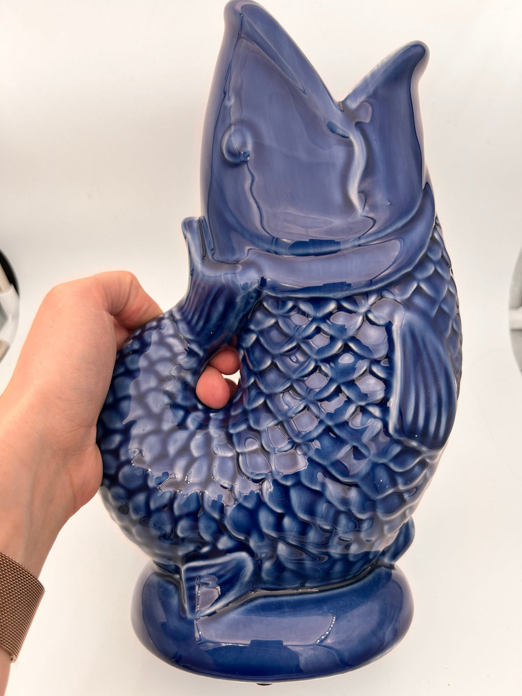 Blaue Fischvase, 26 cm hoch, von KEY LIME STORE
