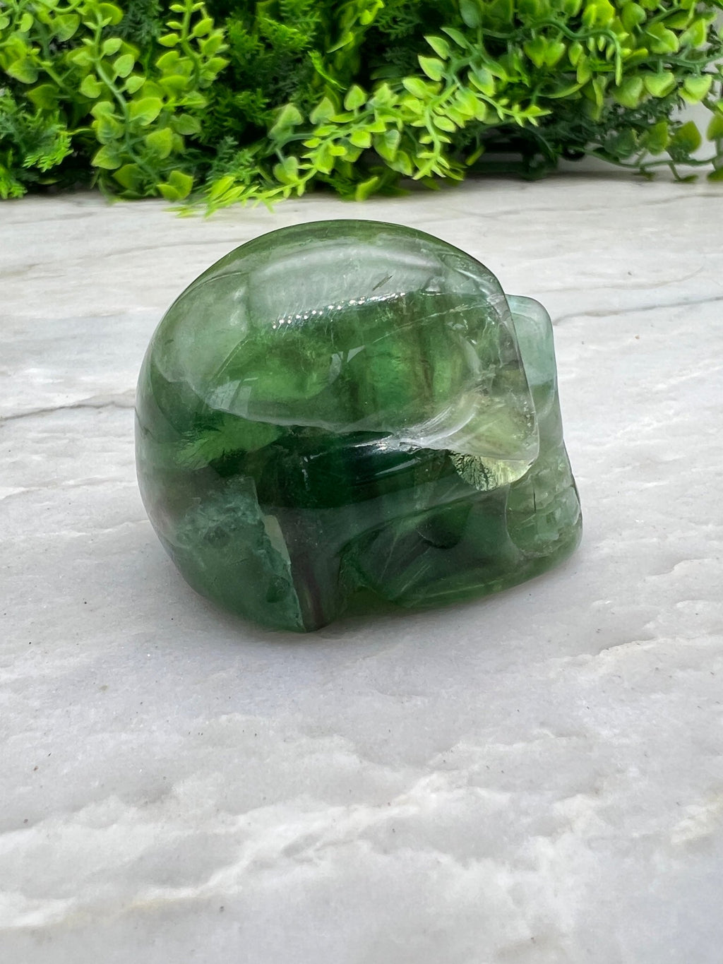 Regenbogen-Fluorit-Schädel (hohe Qualität) von KEY LIME STORE