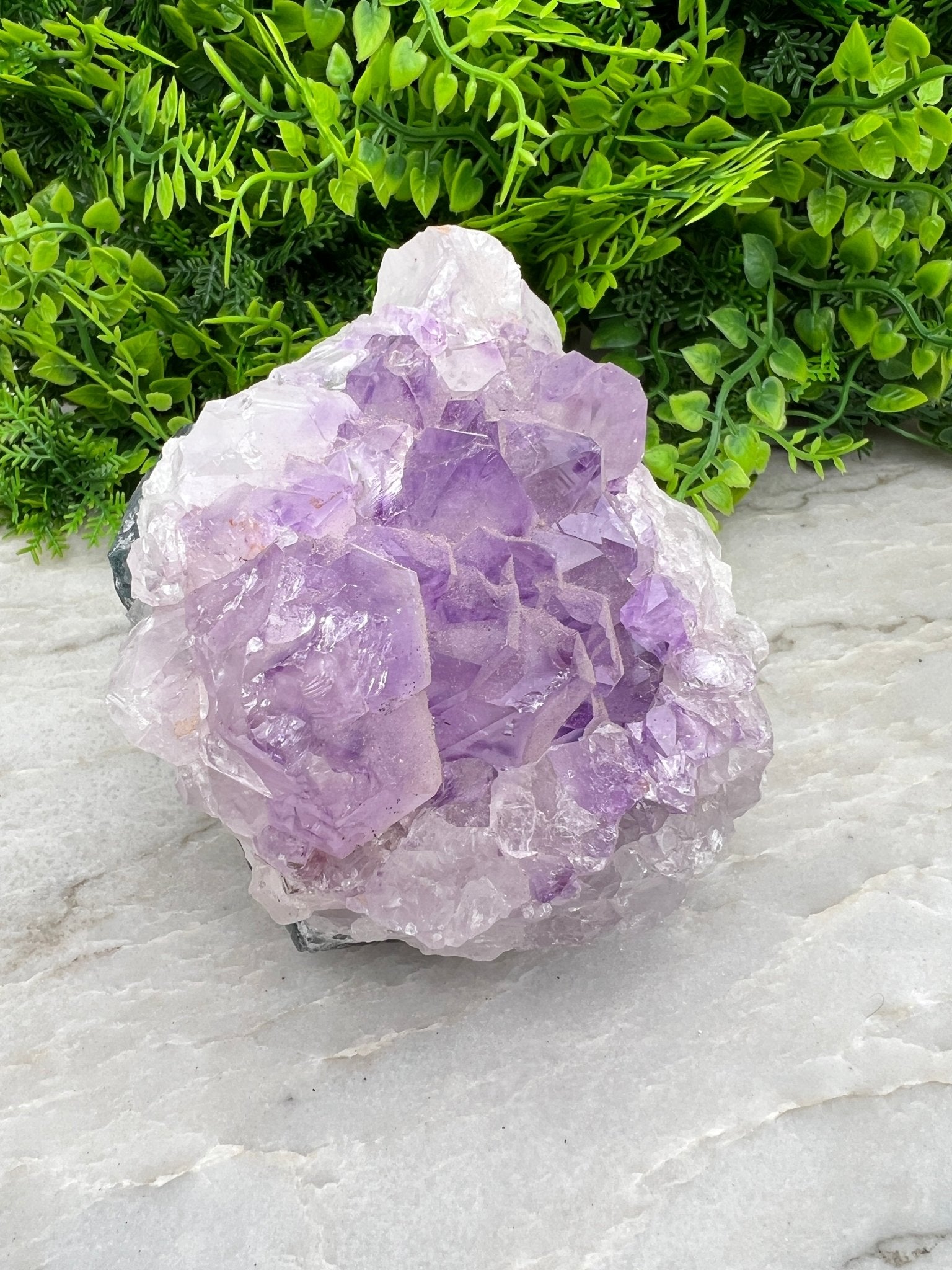 Amethist cluster (1.484 kg) by KEY LIME STORE