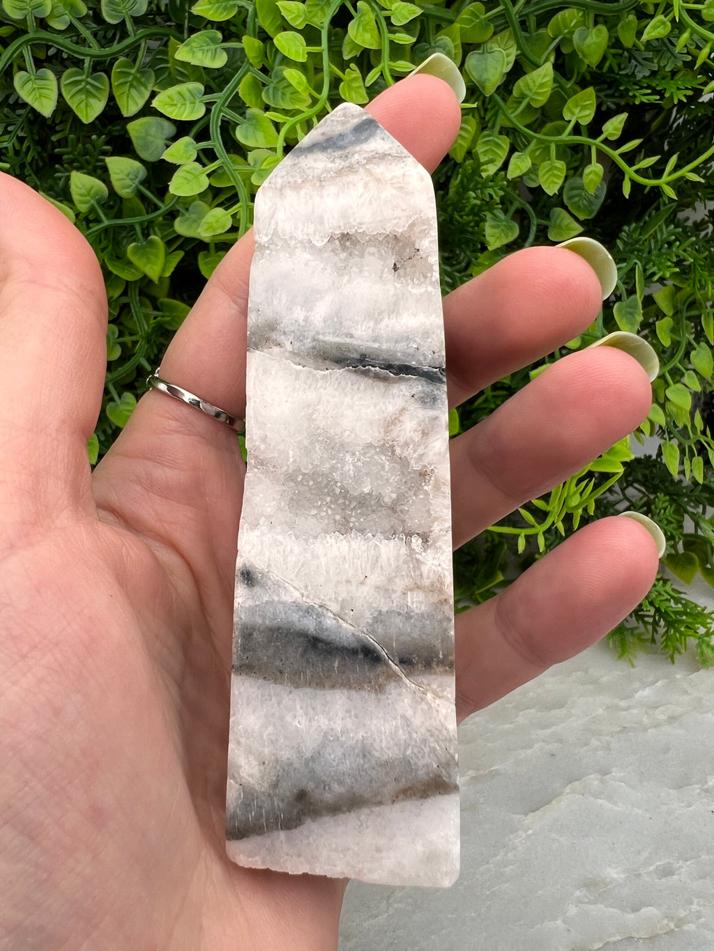 Druzen-Zebra-Jaspis-Turm (10,5 cm / 173 g)
