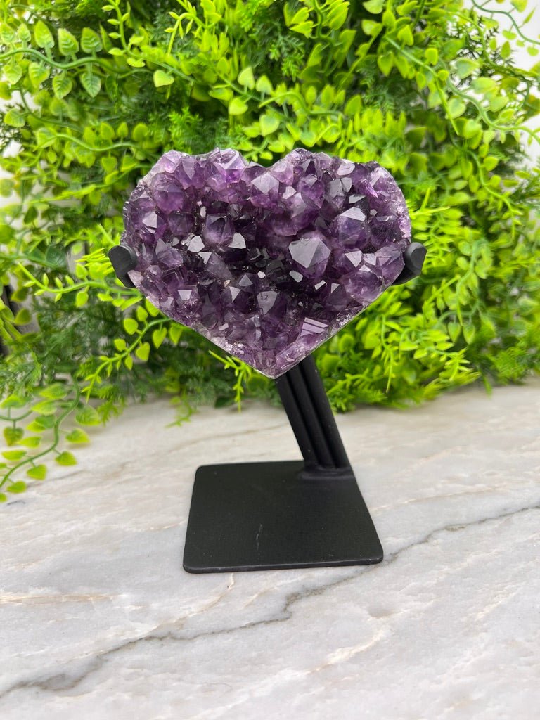 Amethist hart op standaard by KEY LIME STORE