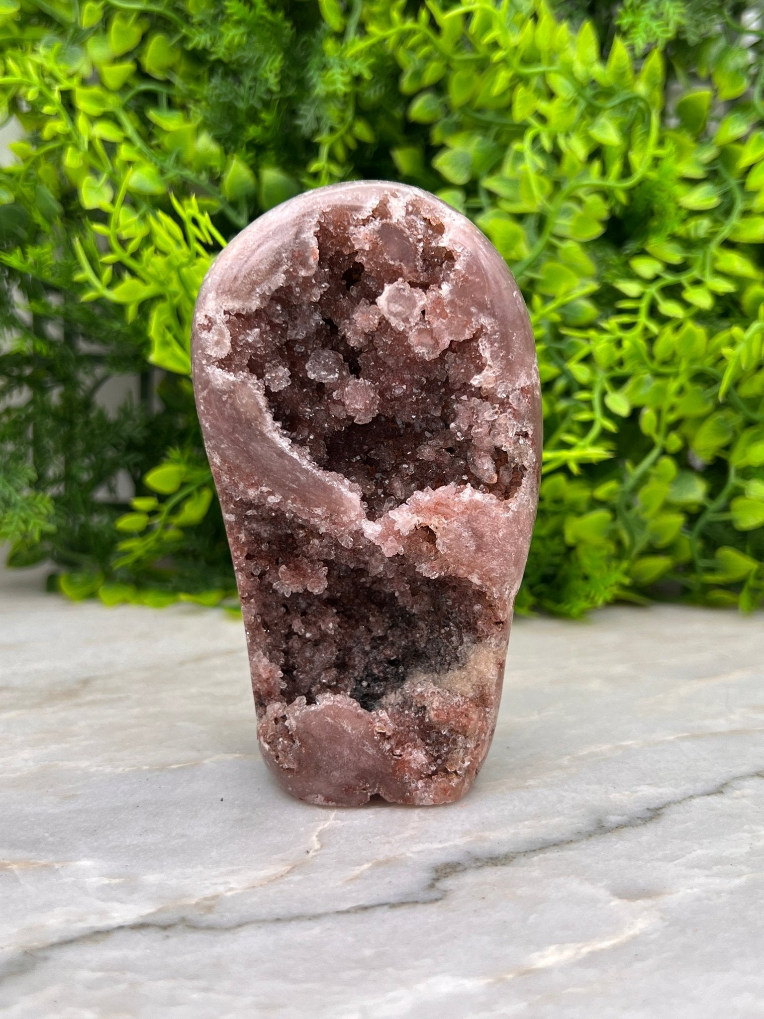 Roze Amethist half gepolijst (326 gr.)