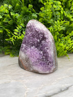 Amethist cluster cut base met gepolijste randen