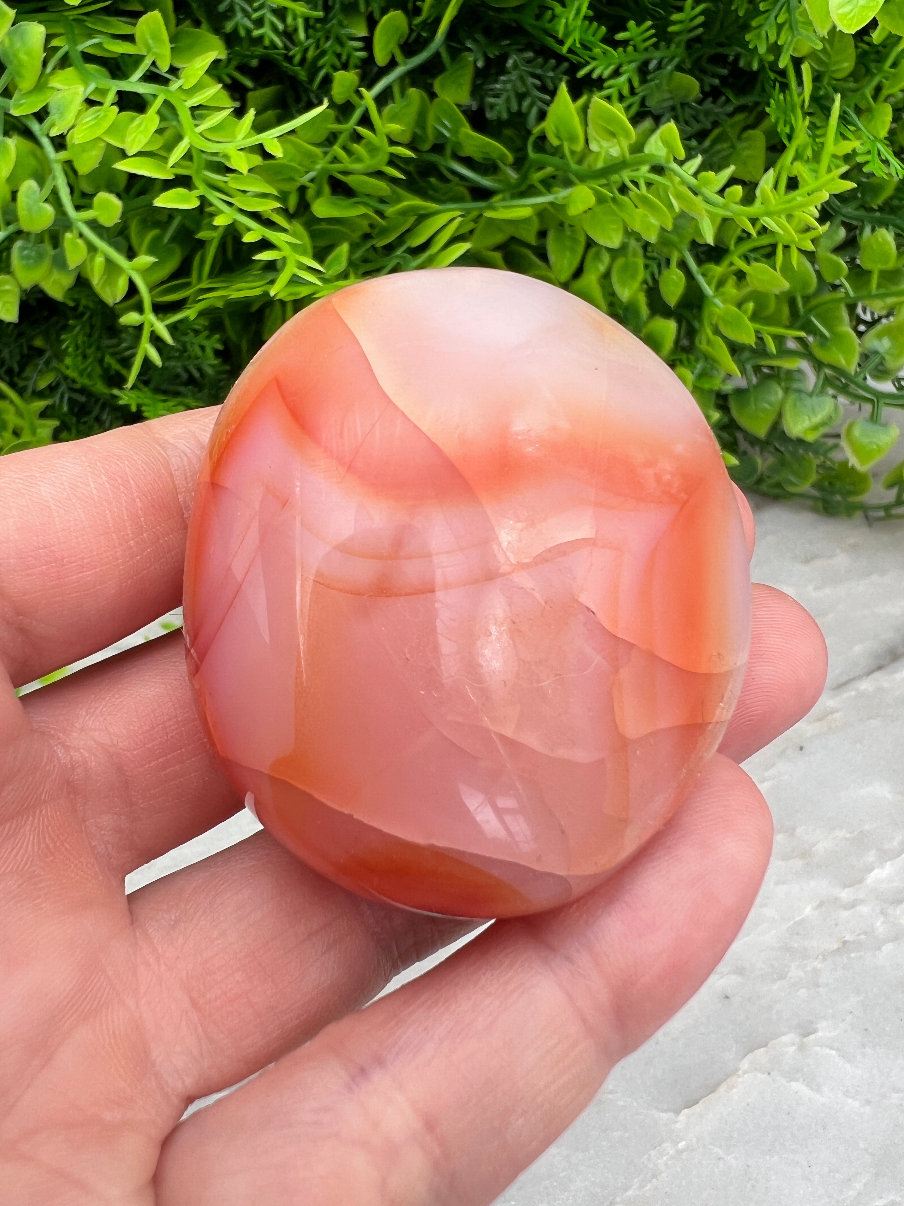 Carnelian tumbled stone (6 cm)