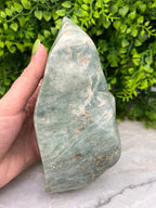 Amazoniet (Zuid-Afrika) sculptuur (17cm x 1.25kg) by KEY LIME STORE