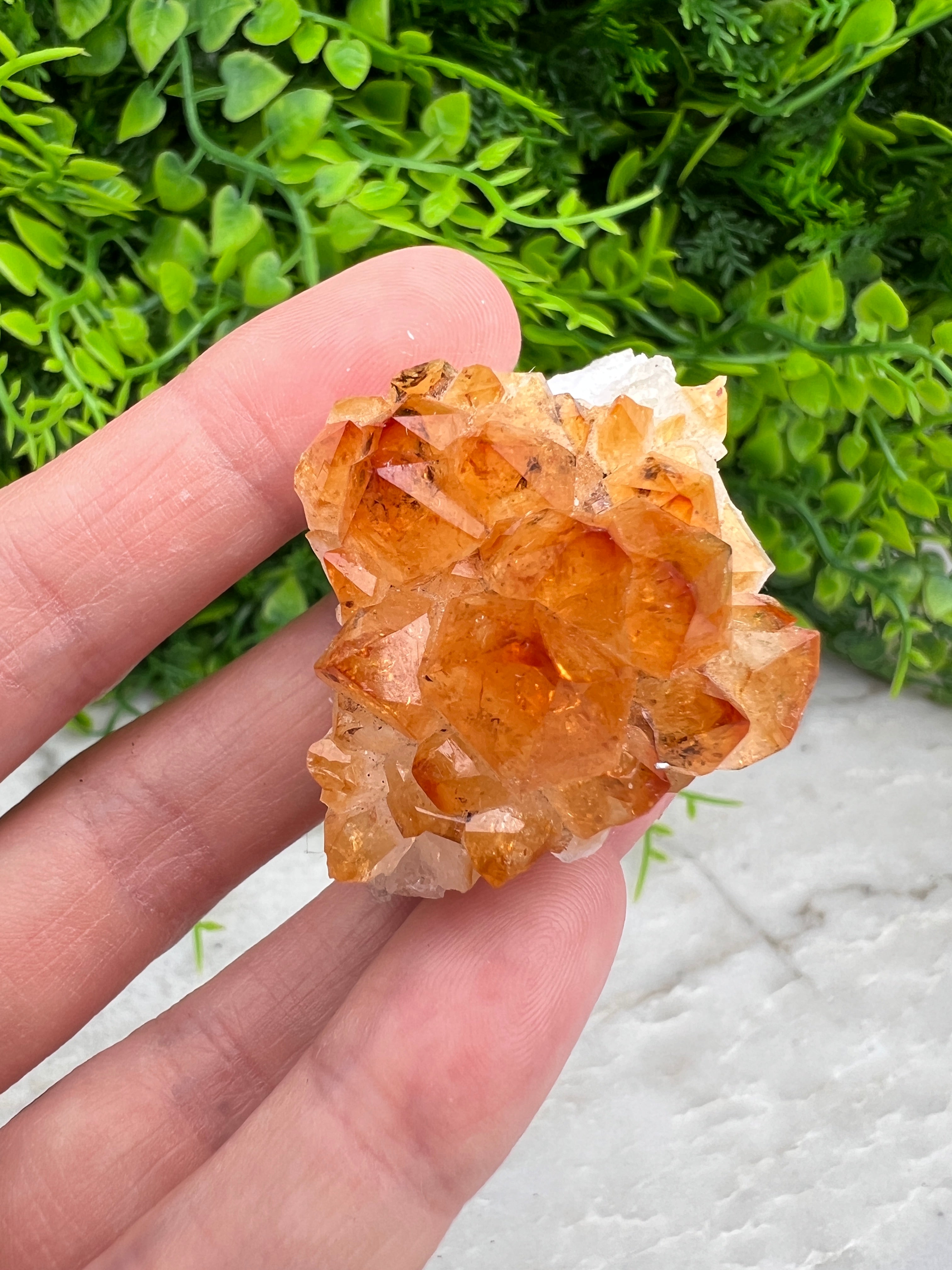 Grappe de citrine (améthyste brûlée) (4 cm)