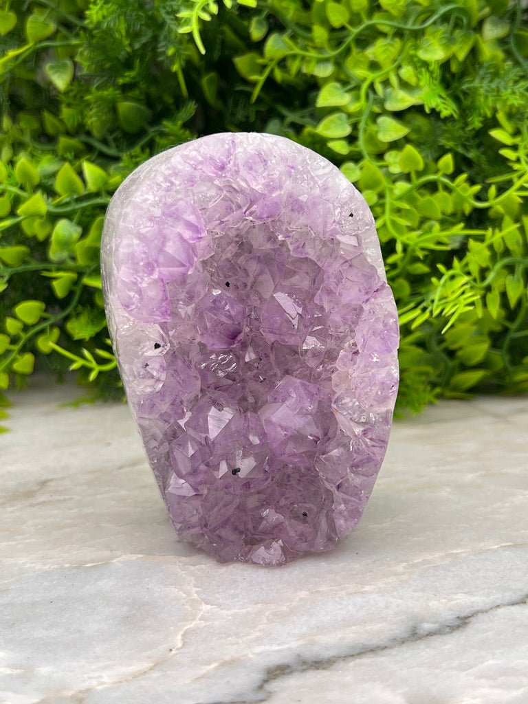 Amethist op Bergkristal by KEY LIME STORE