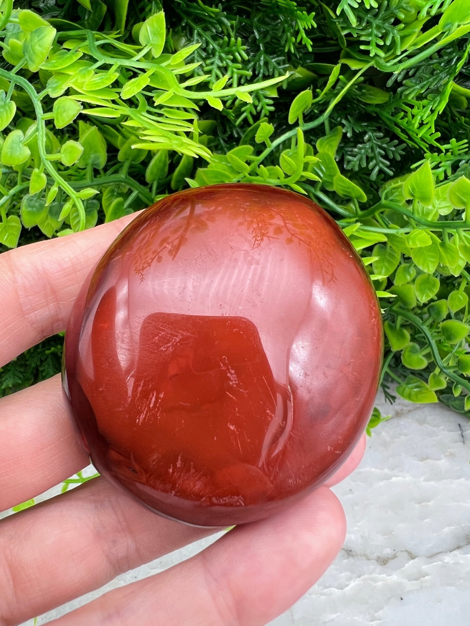Carnelian tumbled stone (5 cm) by KEY LIME STORE