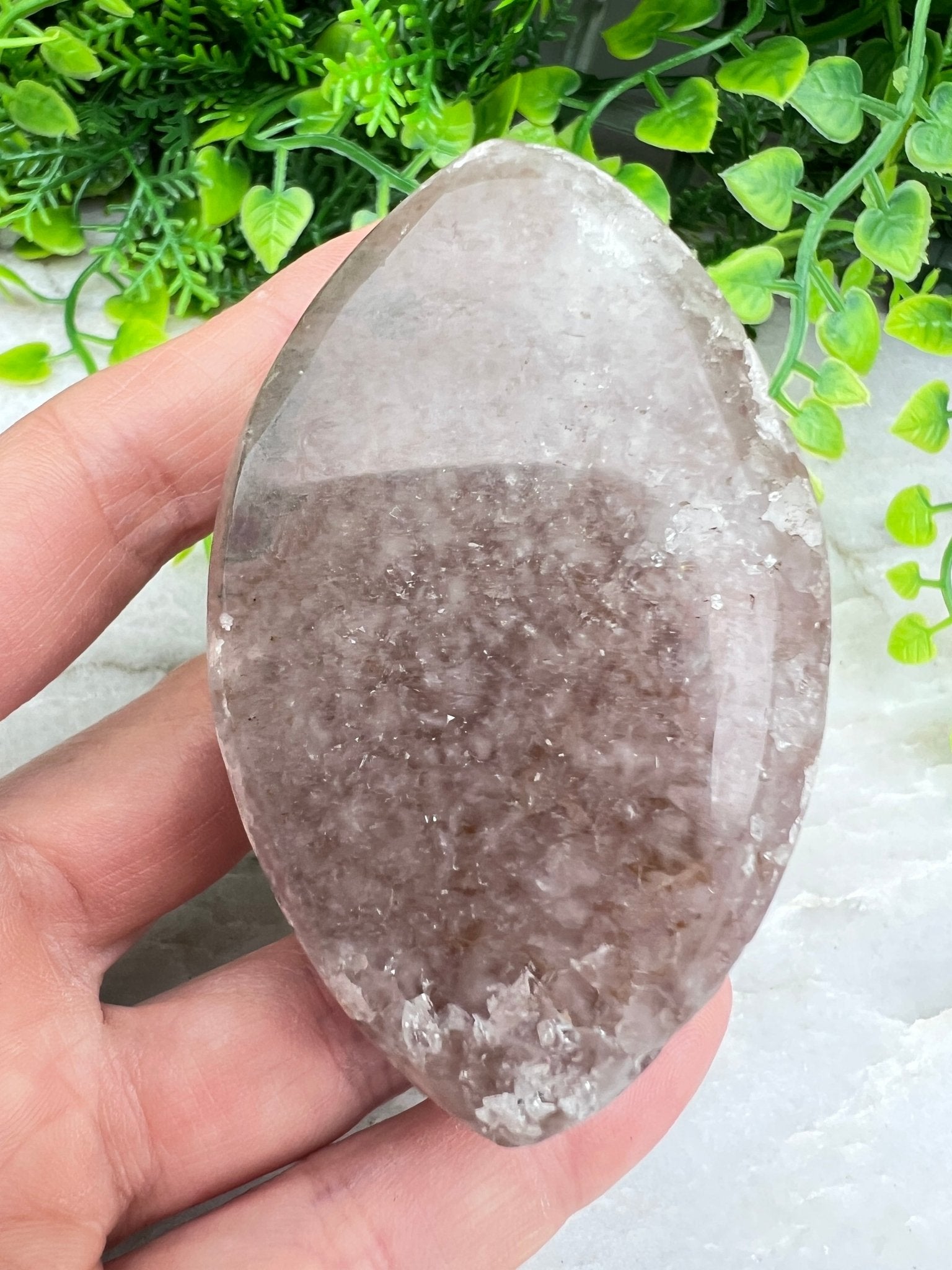 Rundum polierter Amethyst in Ellipsenform (6 cm) von KEY LIME STORE