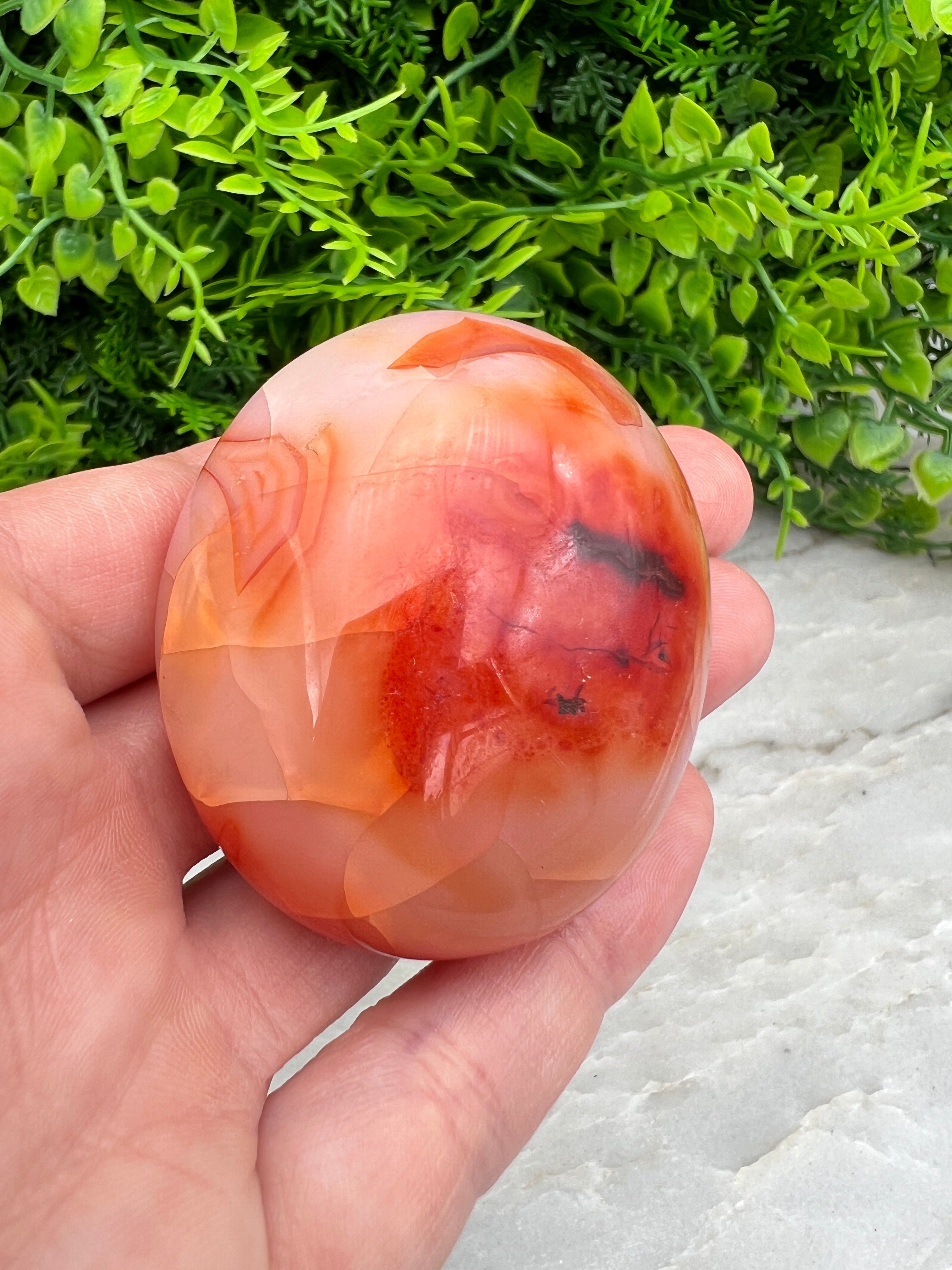 Carnelian tumbled stone (6 cm)