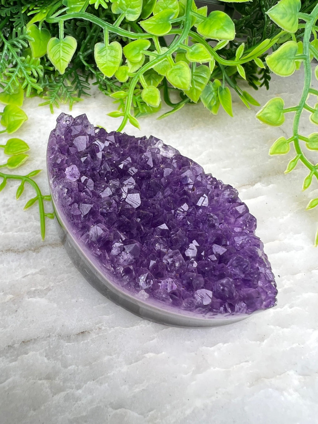 Amethyst und Achat, elliptisch, rundum poliert (7 cm) von KEY LIME STORE