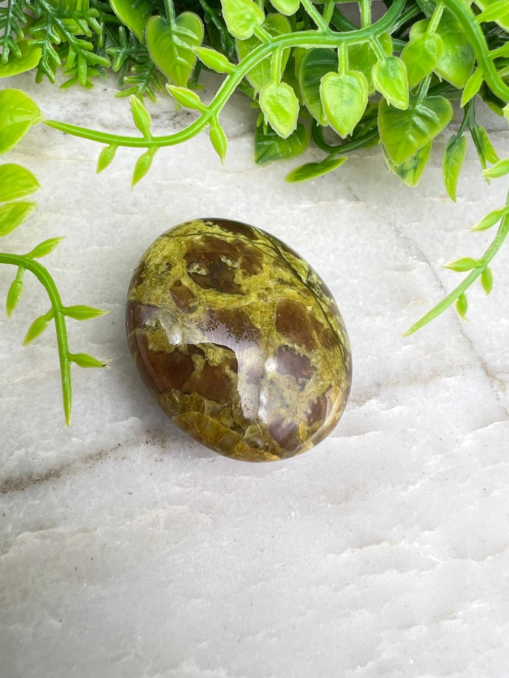 Grüner Opal als Kuschelstein (4 cm) von KEY LIME STORE