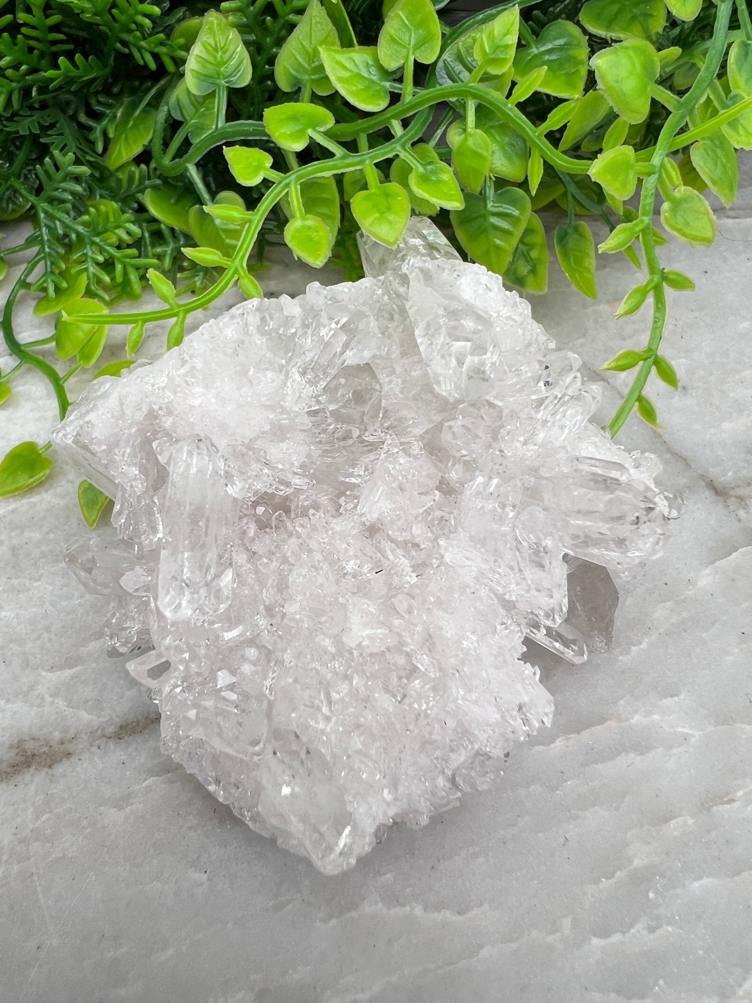 Bergkristal cluster met prachtige kristallen (8 cm) by KEY LIME STORE