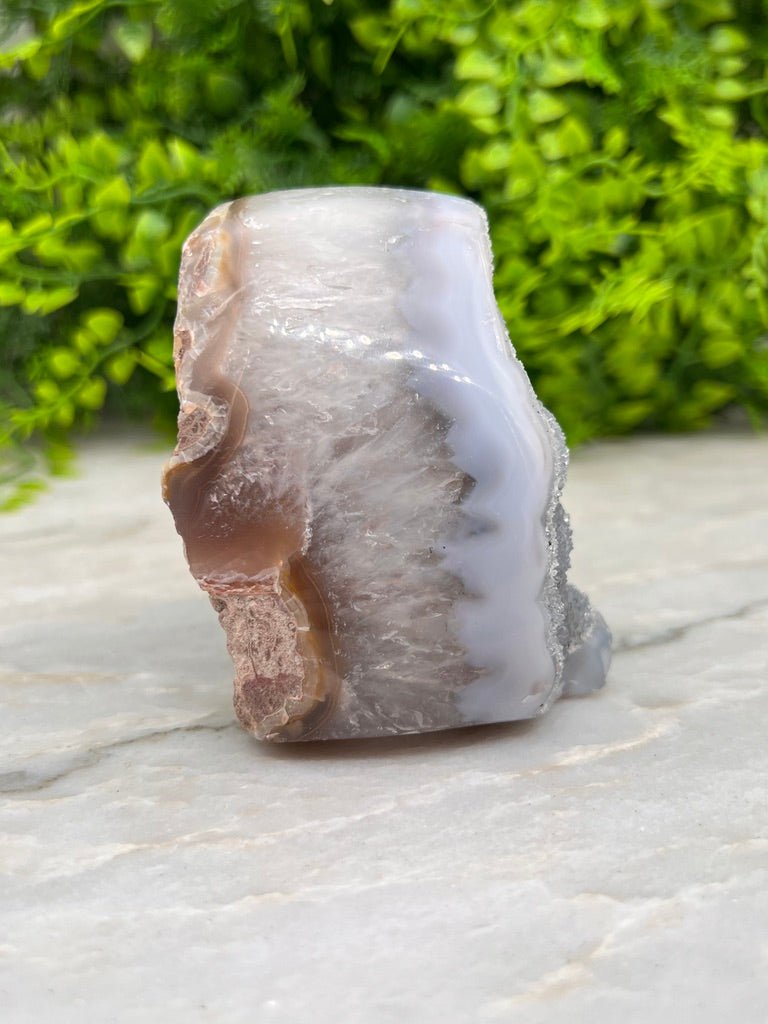 Agaat met suikeramethist cut base by KEY LIME STORE