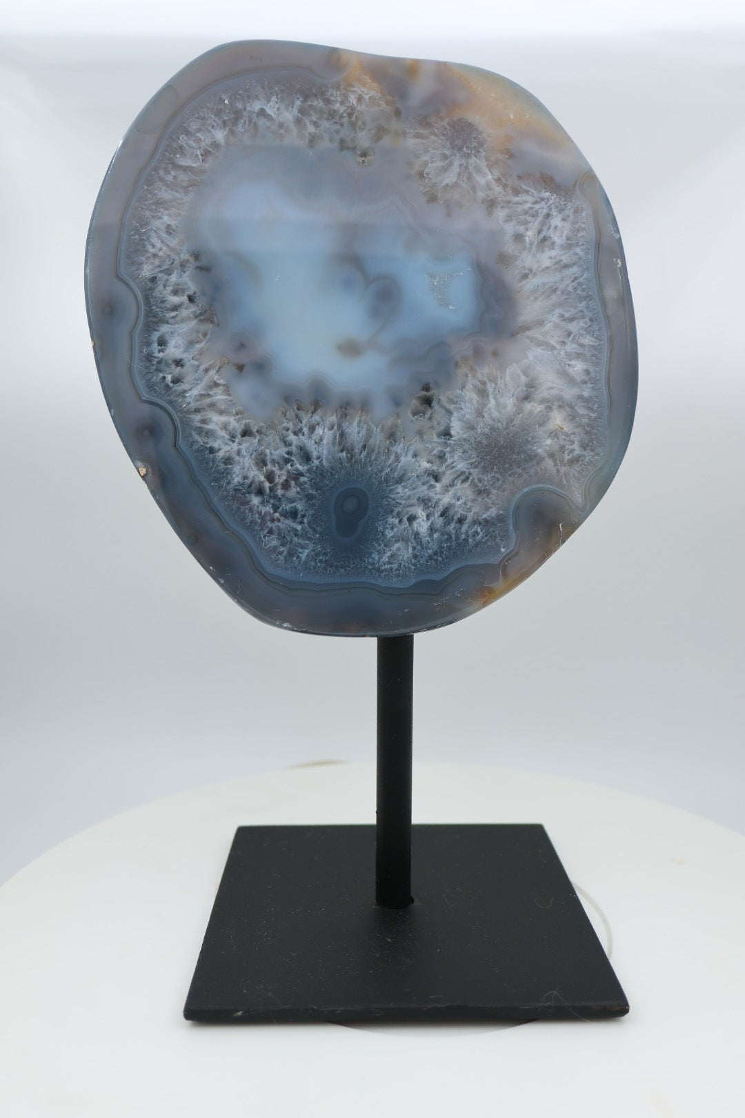 Halve agaat op standaard 1.450 kg