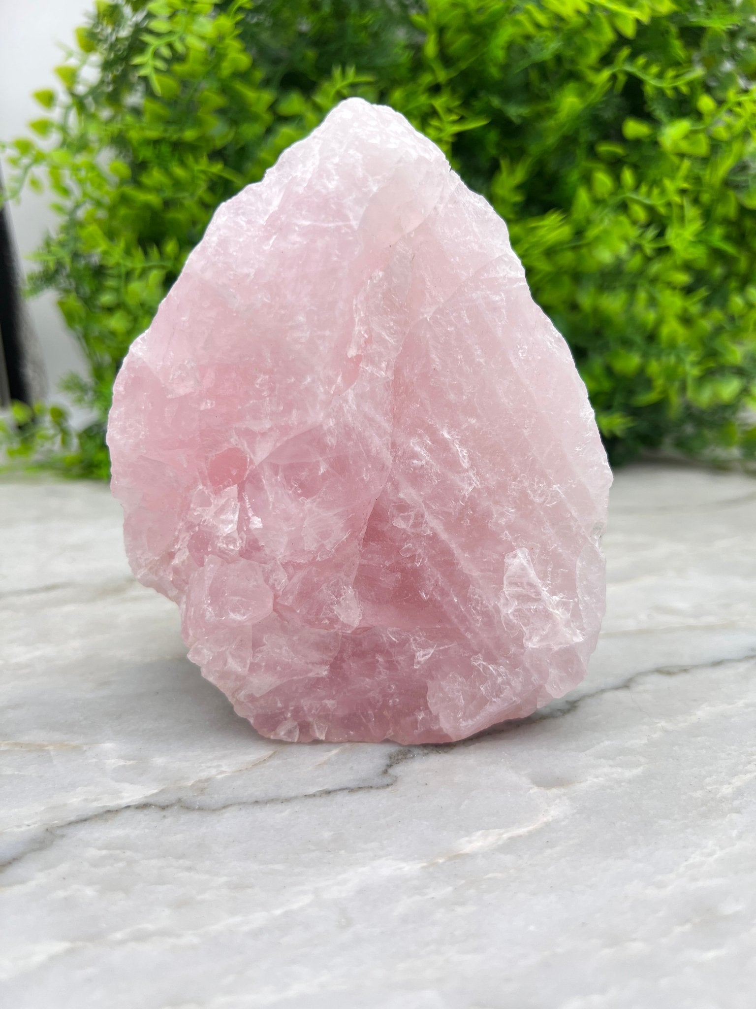 Rozenkwarts ruw cut base (790 gram) by KEY LIME STORE