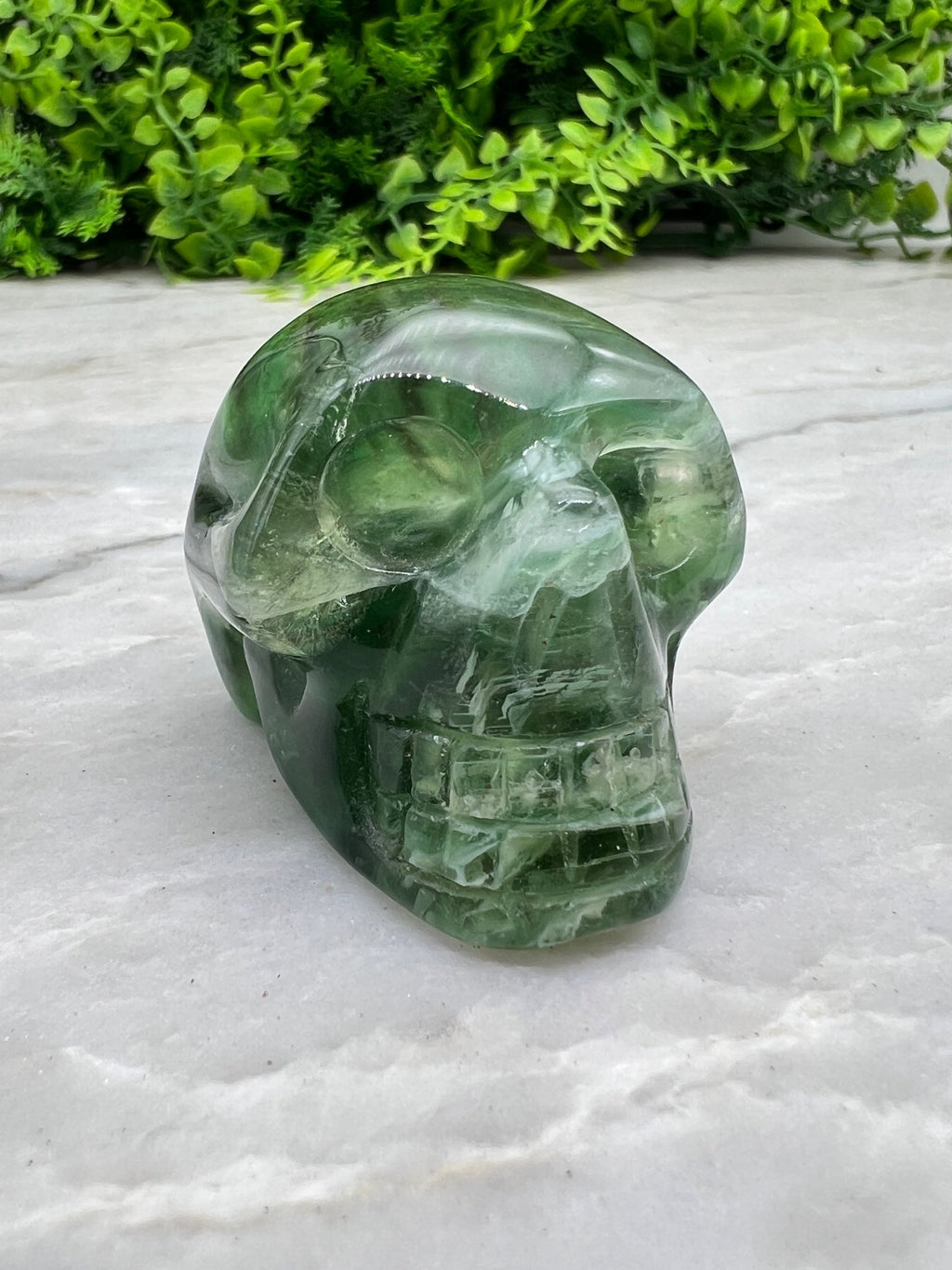 Regenbogen-Fluorit-Schädel (hohe Qualität) von KEY LIME STORE