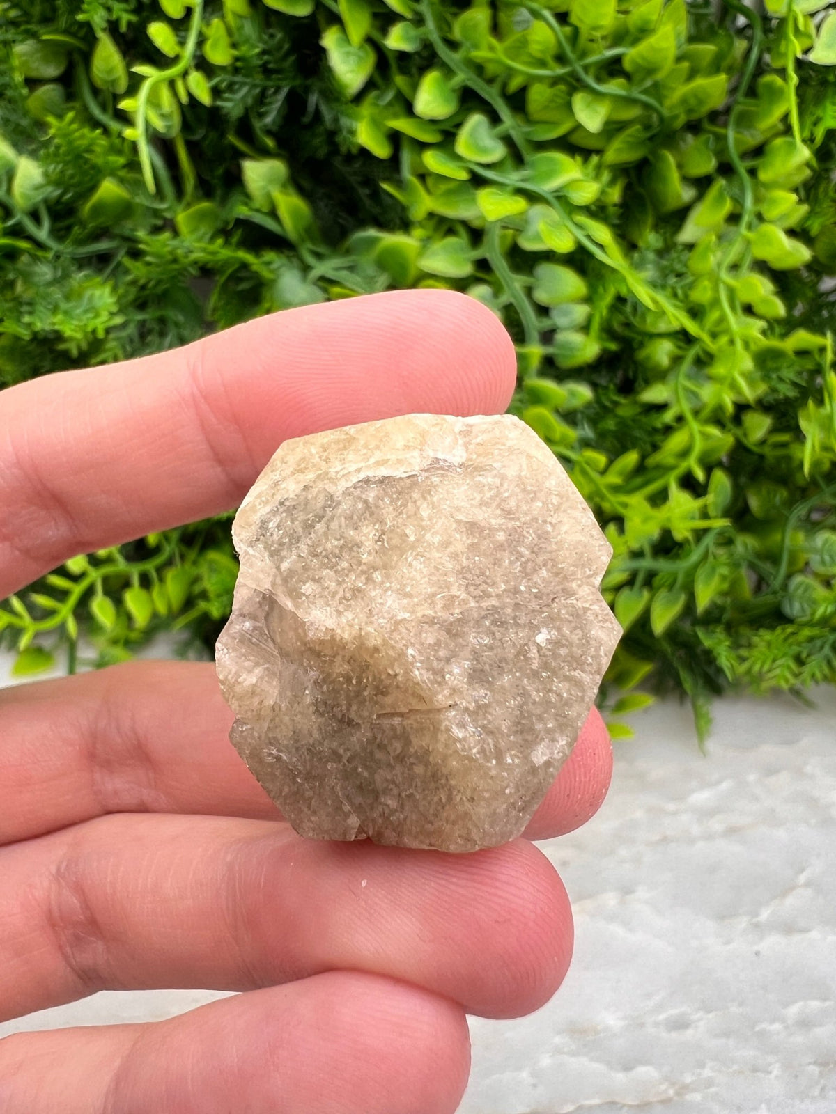 Grossulaar hexagon half ruw half gepolijst by KEY LIME STORE
