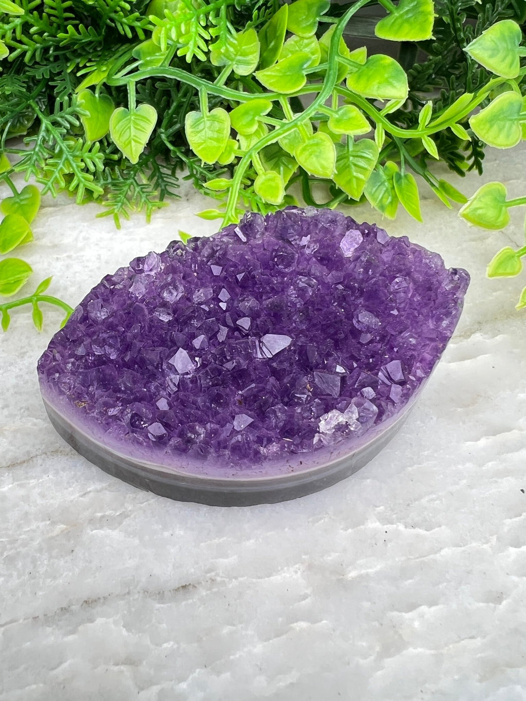Amethyst und Achat, elliptisch, rundum poliert (7 cm) von KEY LIME STORE