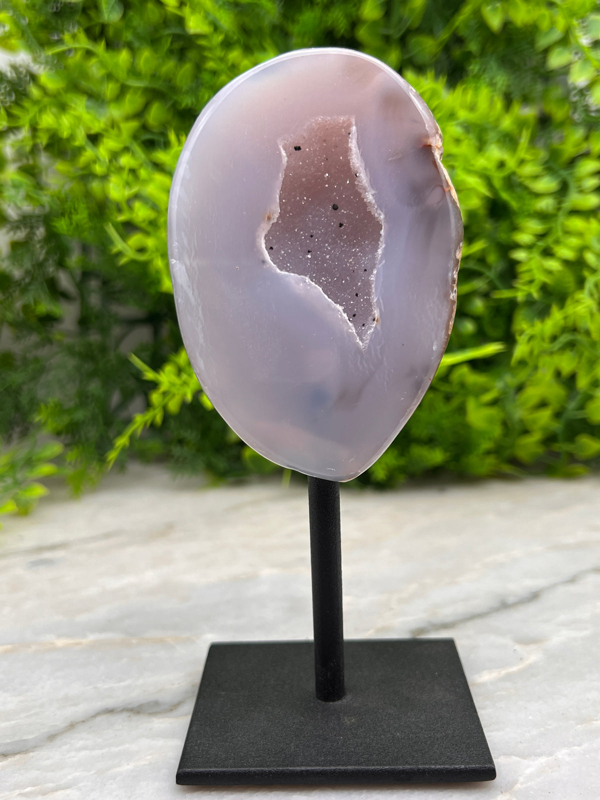 Agaat geode op standaard (14 cm)
