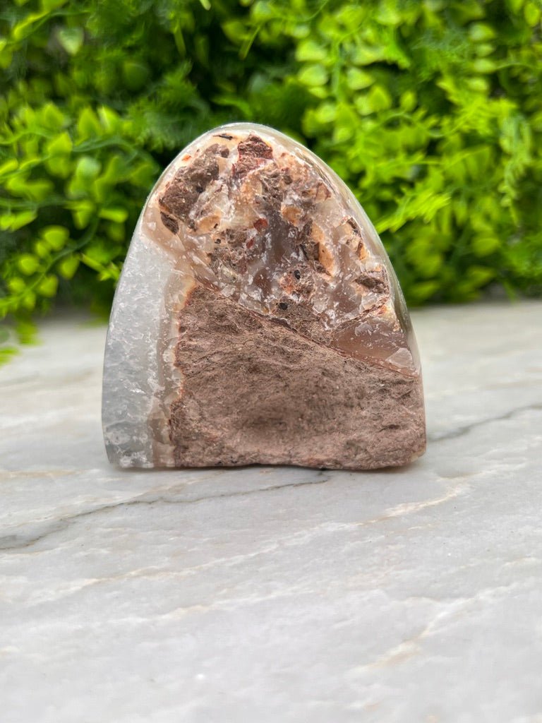 Agaat met suikeramethist cut base by KEY LIME STORE