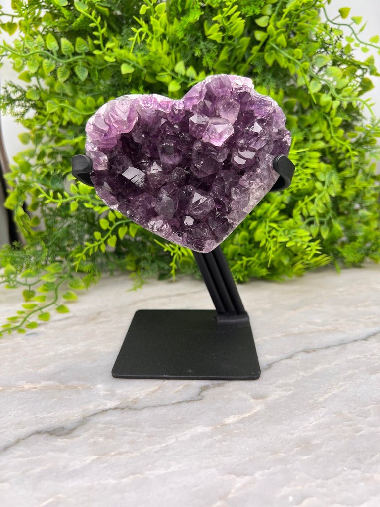 Amethist hart op standaard by KEY LIME STORE