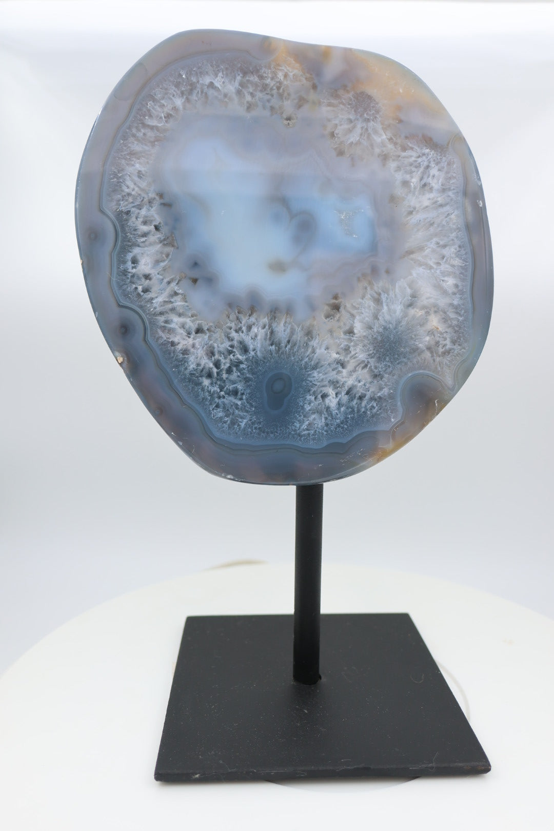 Halve agaat op standaard 1.450 kg