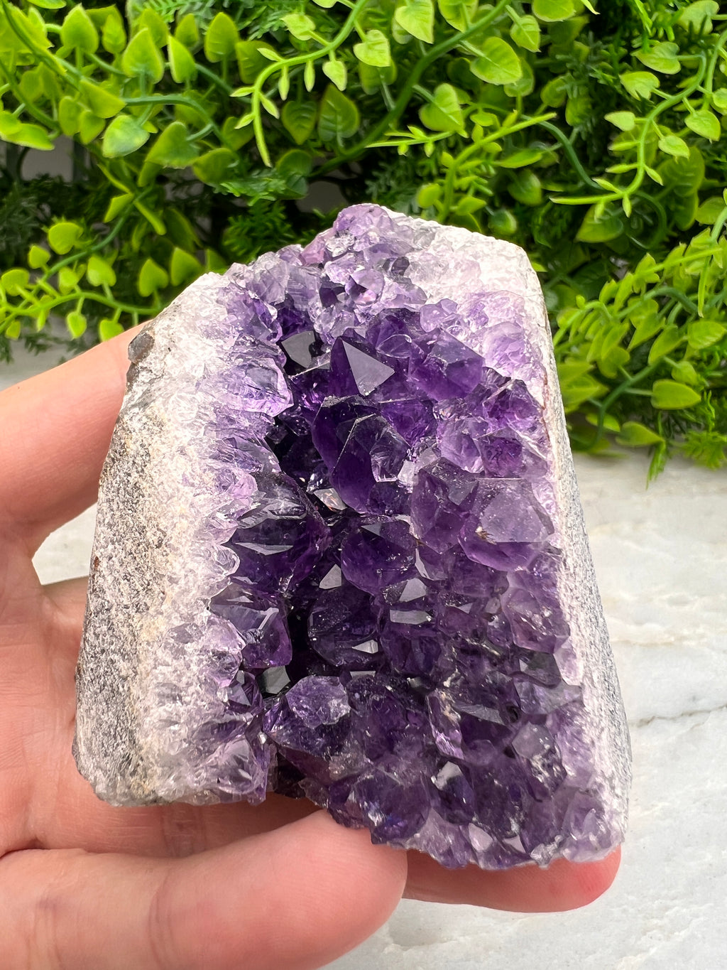 Amethist cluster cut base