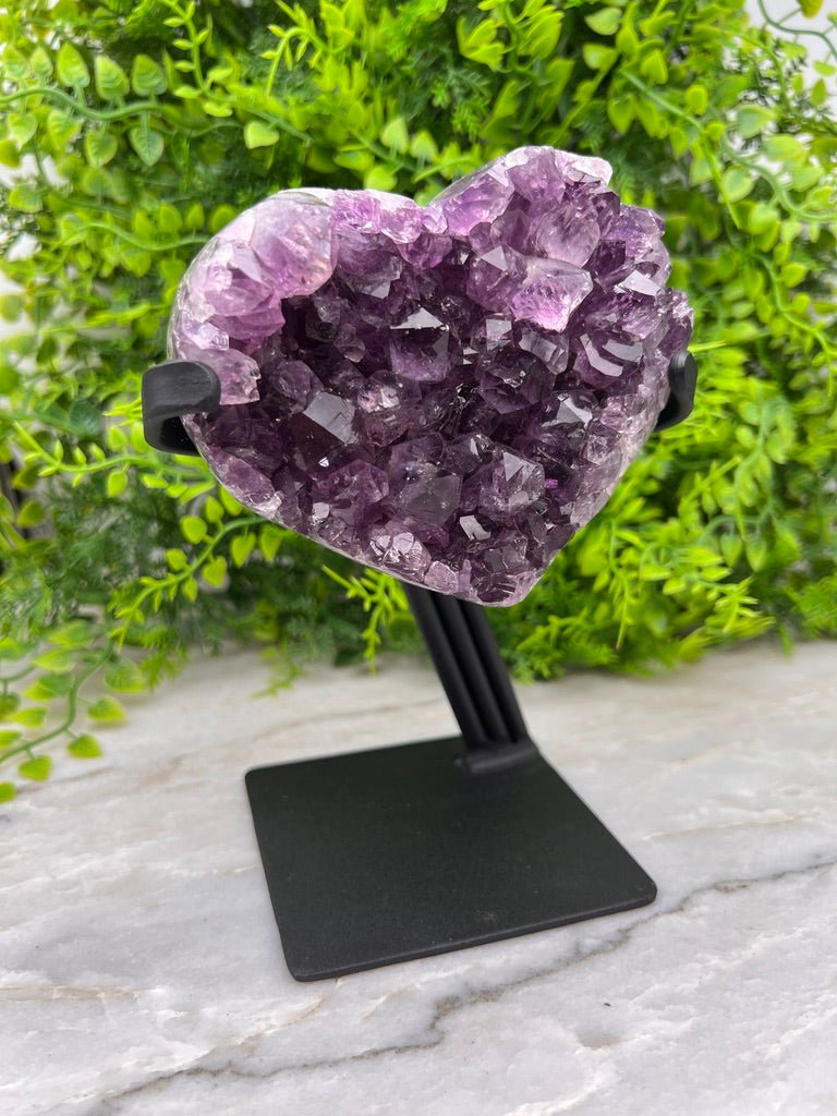 Amethist hart op standaard by KEY LIME STORE