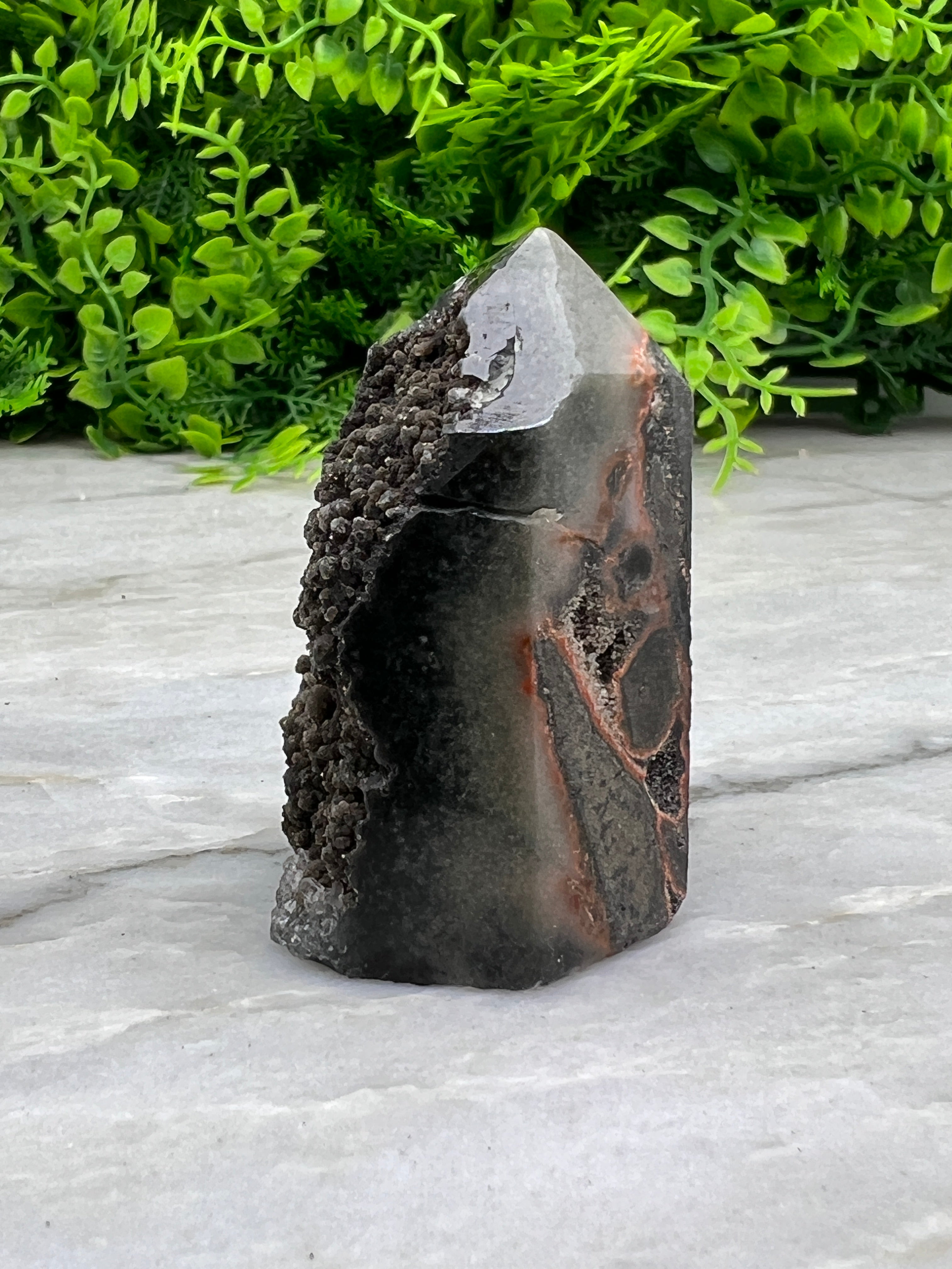 Donkere Amethist cluster toren (5 cm)