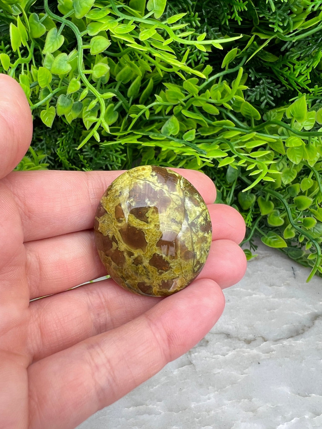 Grüner Opal als Kuschelstein (4 cm) von KEY LIME STORE