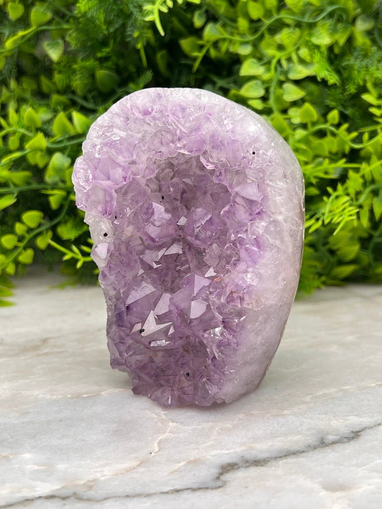 Amethist op Bergkristal by KEY LIME STORE