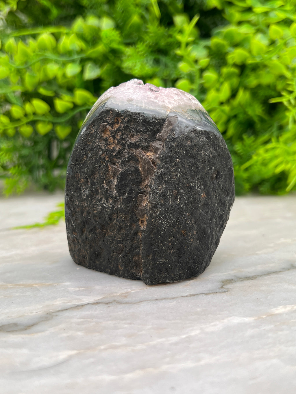 Amethist cluster met calciet