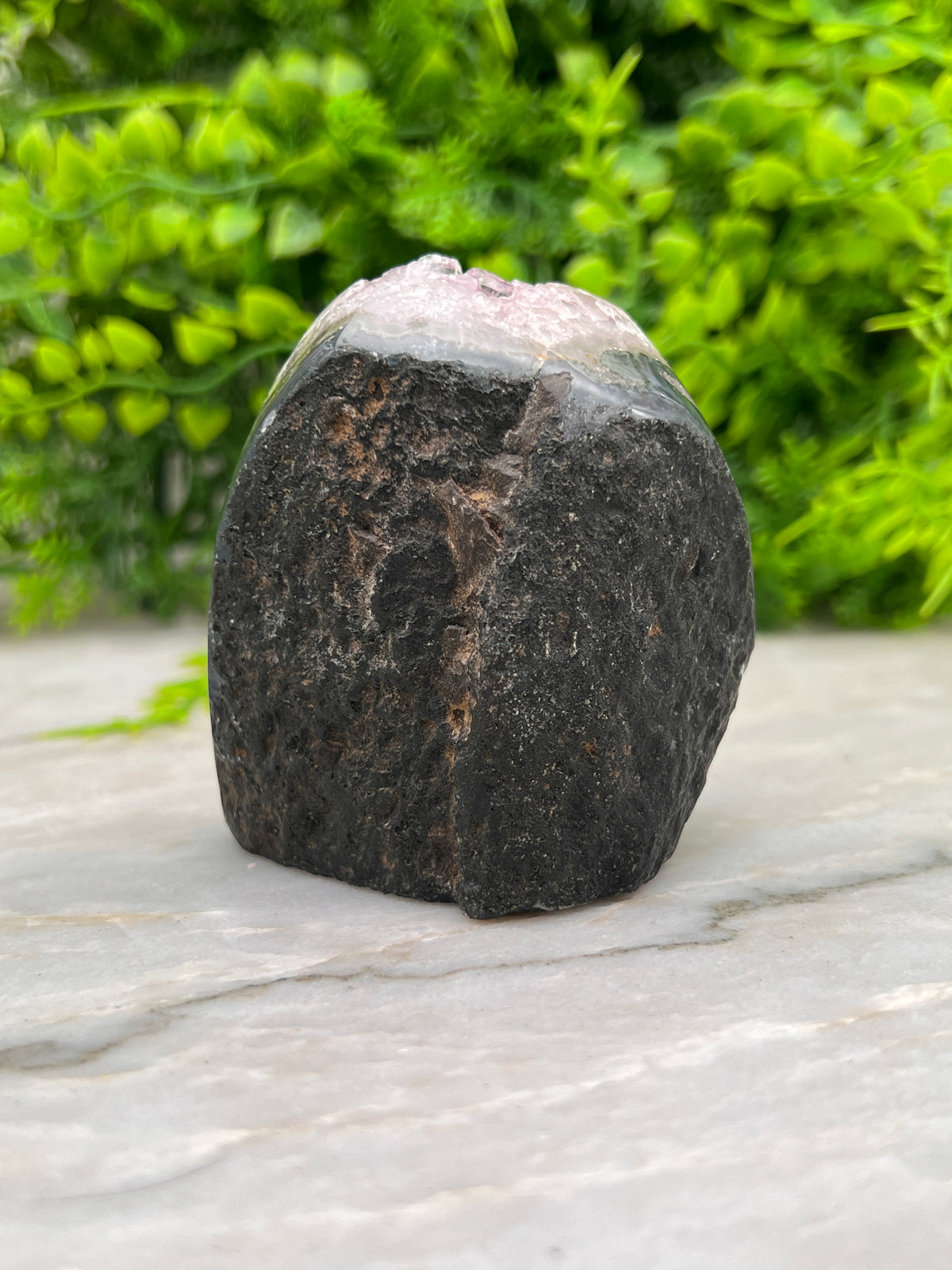 Amethist cluster met calciet