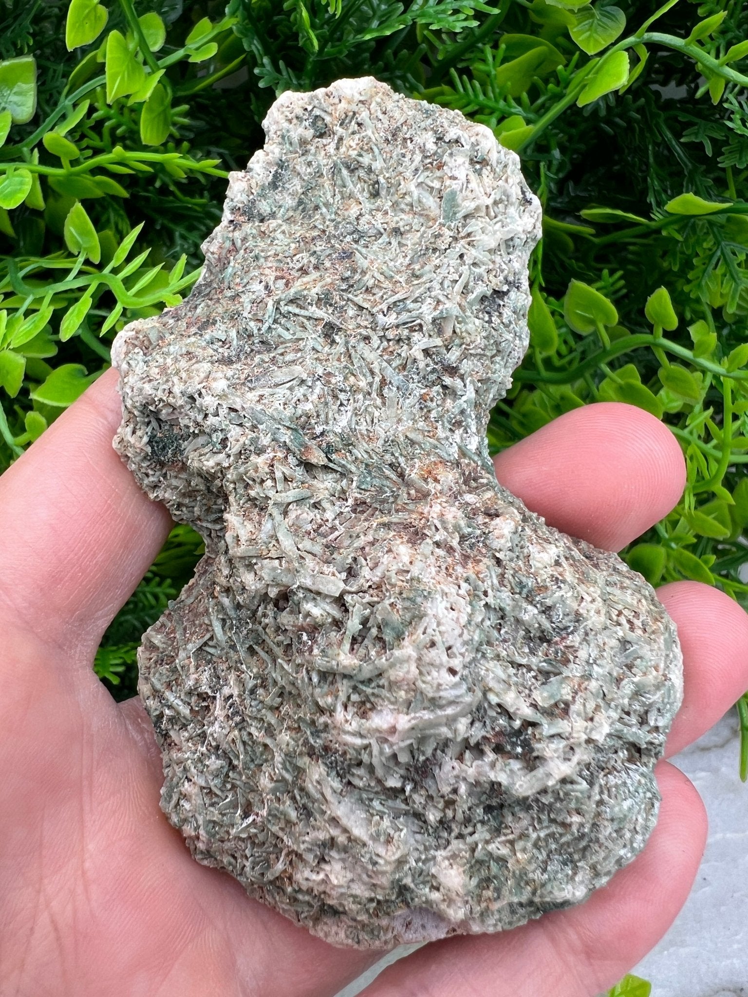 Rosa Amethyst-Cluster (9 cm) von KEY LIME STORE