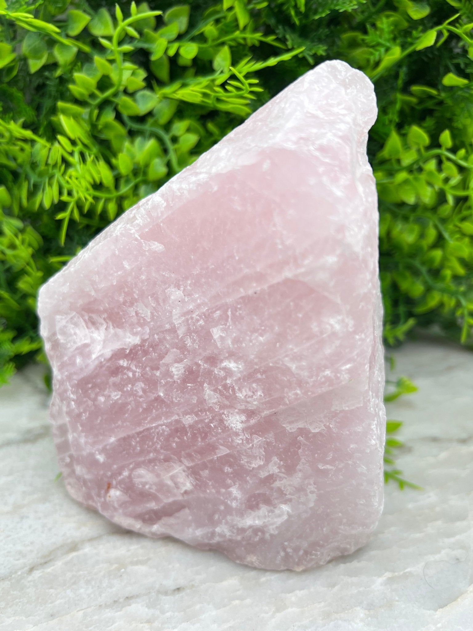Rozenkwarts ruw cut base (1.245 kg) by KEY LIME STORE