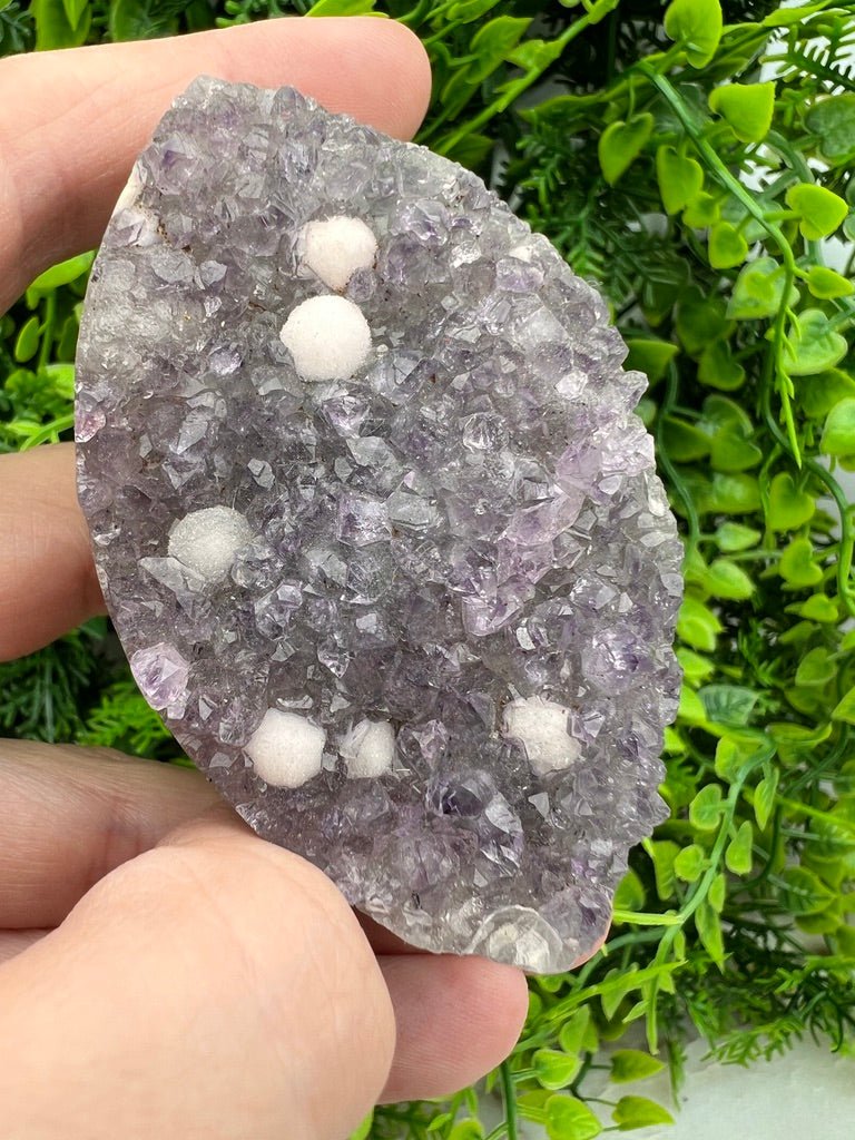 Amethist met Calciet balletjes ellips by KEY LIME STORE