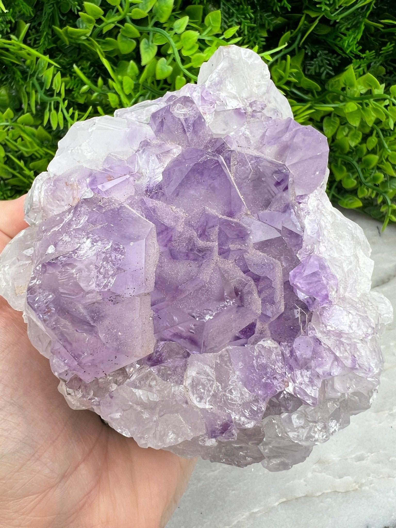 Amethist cluster (1.484 kg) by KEY LIME STORE