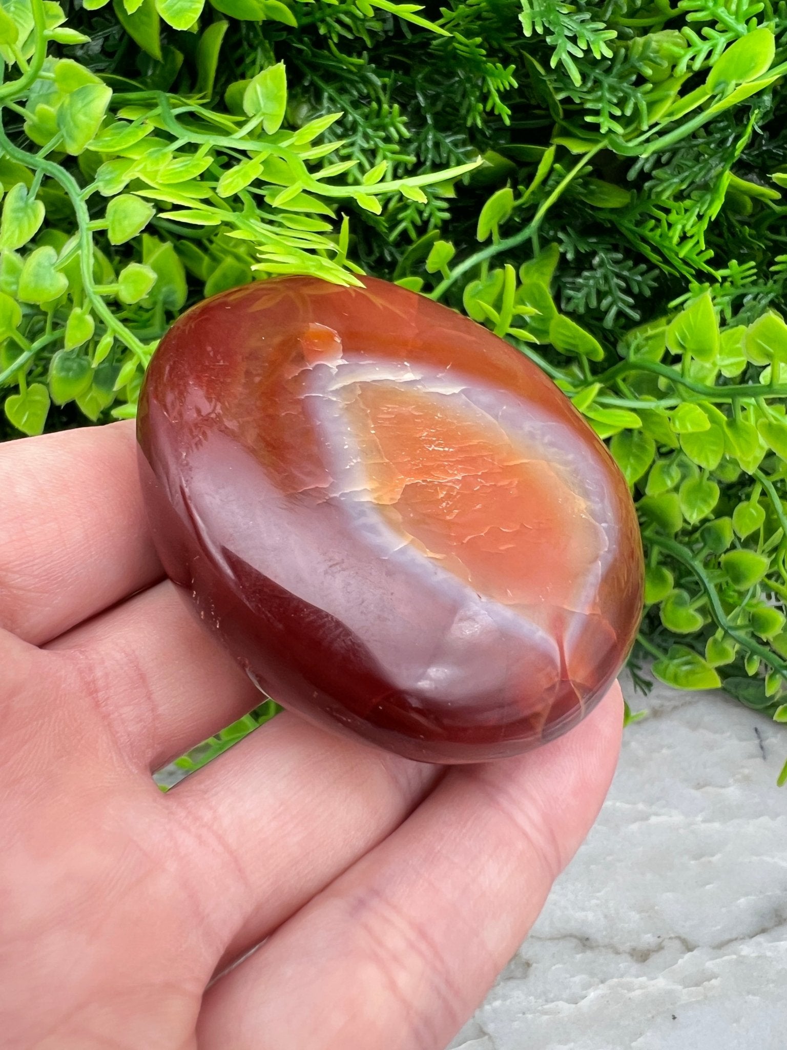 Carnelian tumbled stone (5 cm) by KEY LIME STORE