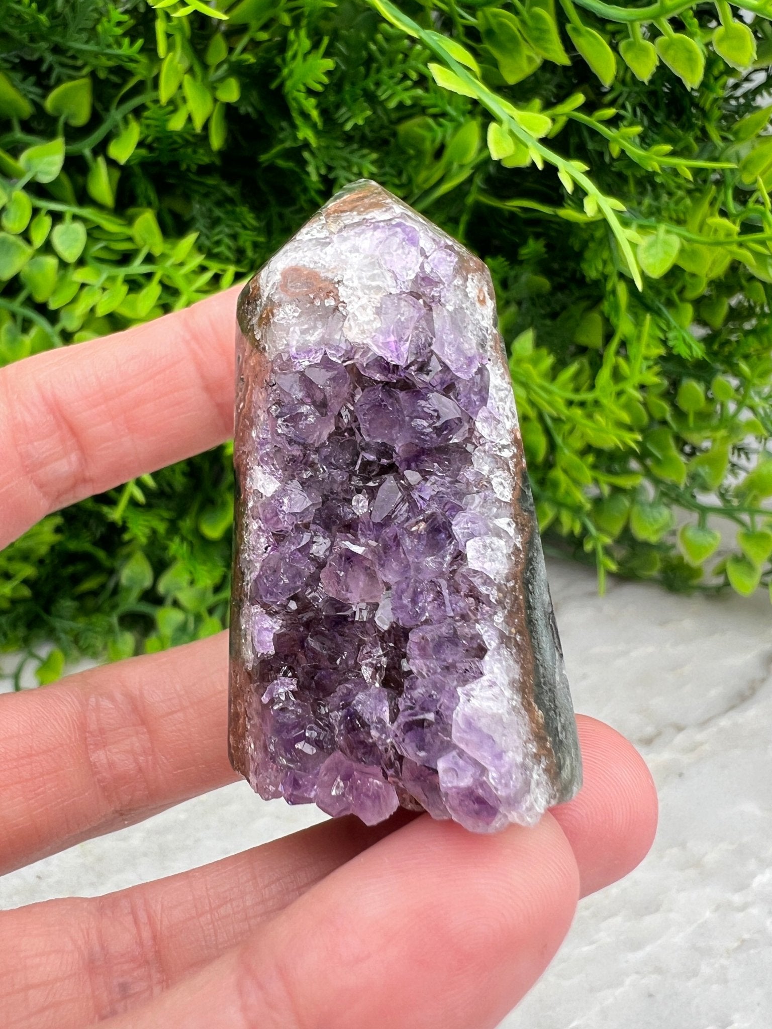 Amethyst-Cluster-Turm (5 cm) von KEY LIME STORE
