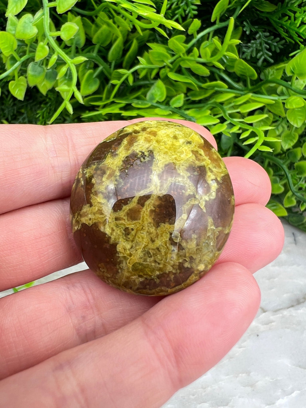 Grüner Opal als Kuschelstein (4 cm) von KEY LIME STORE
