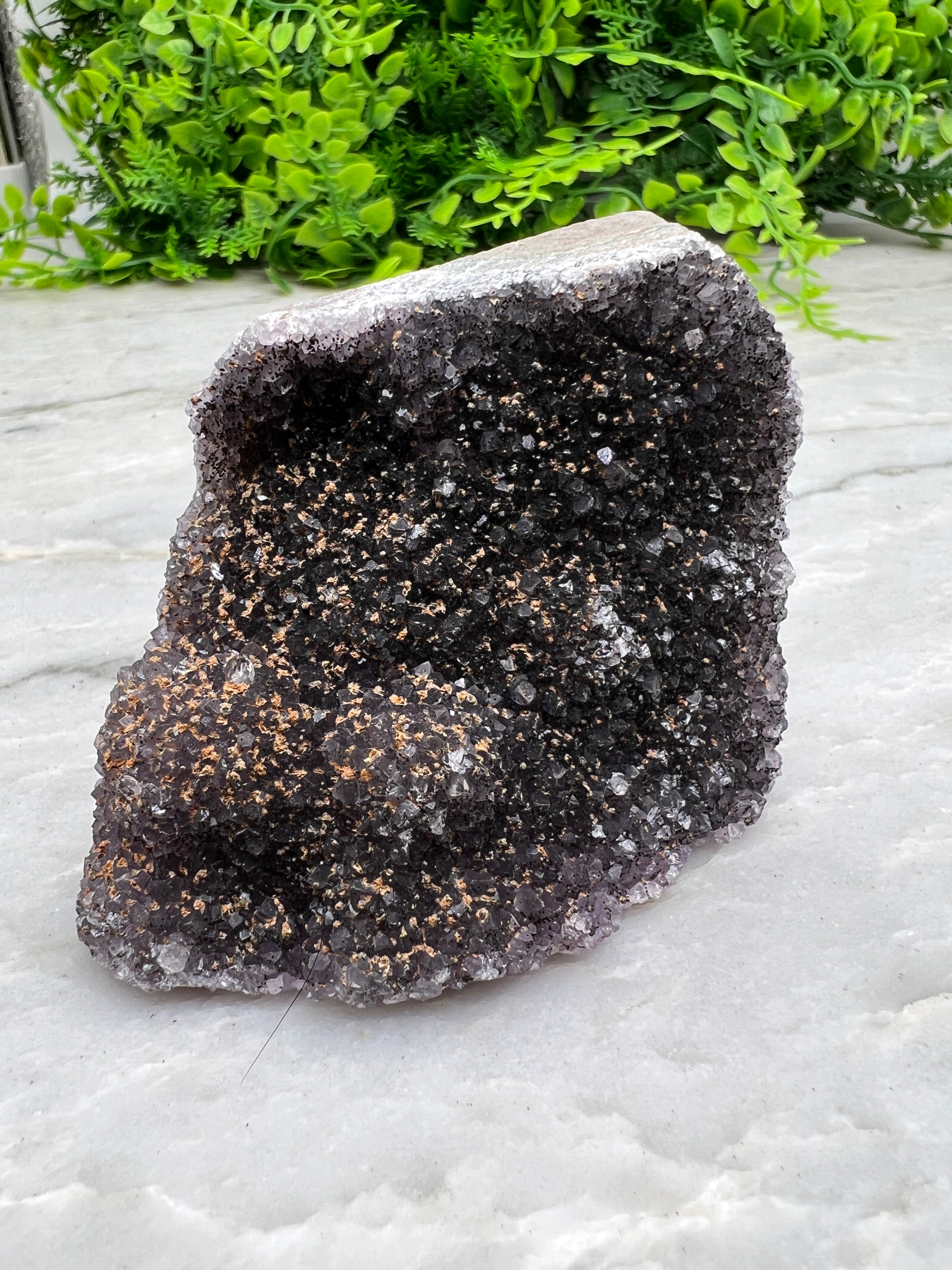 Zwarte Amethist cluster (7 cm)