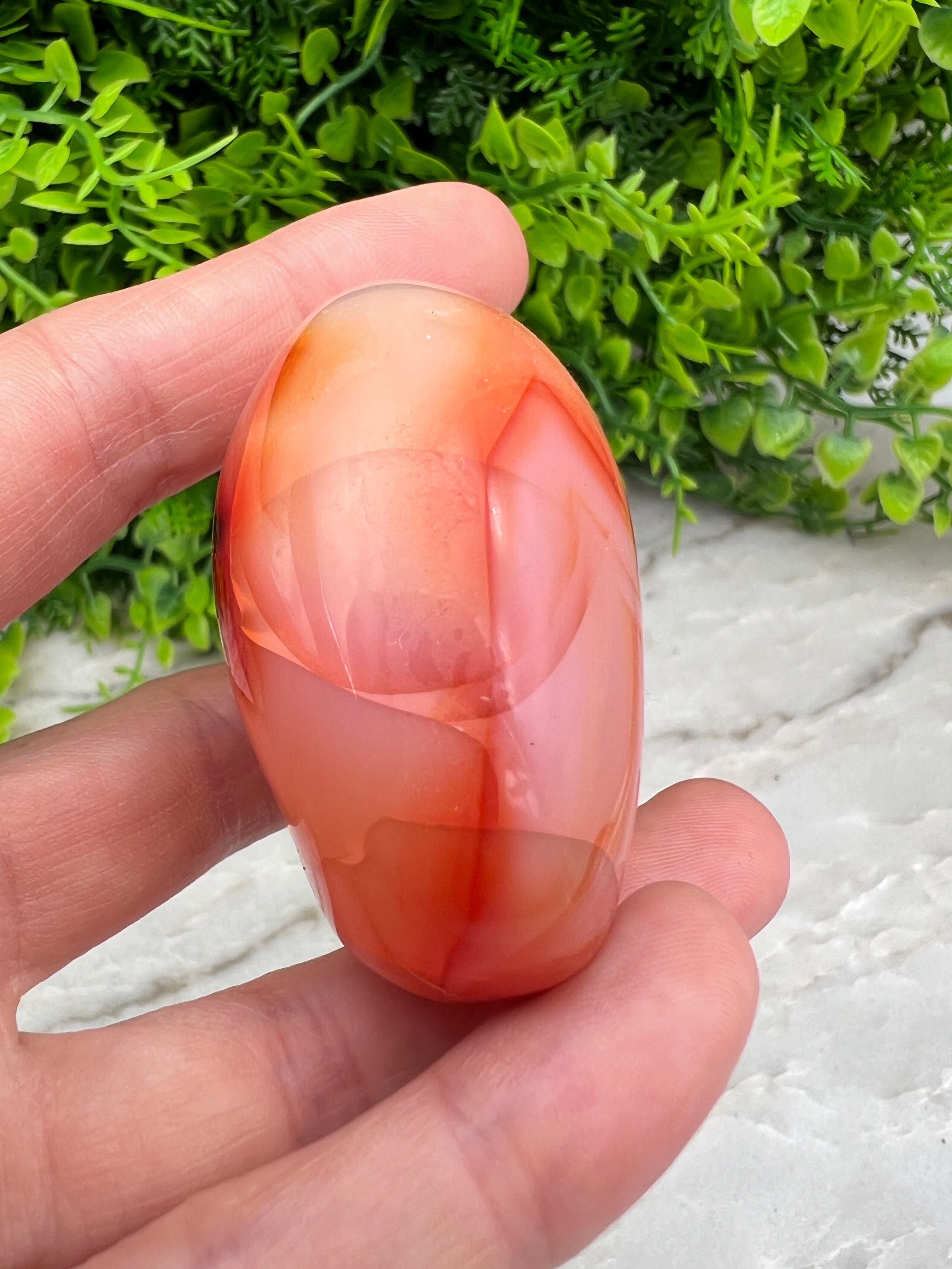 Carnelian tumbled stone (6 cm)