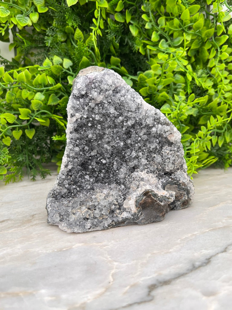 Amethist cluster cut base