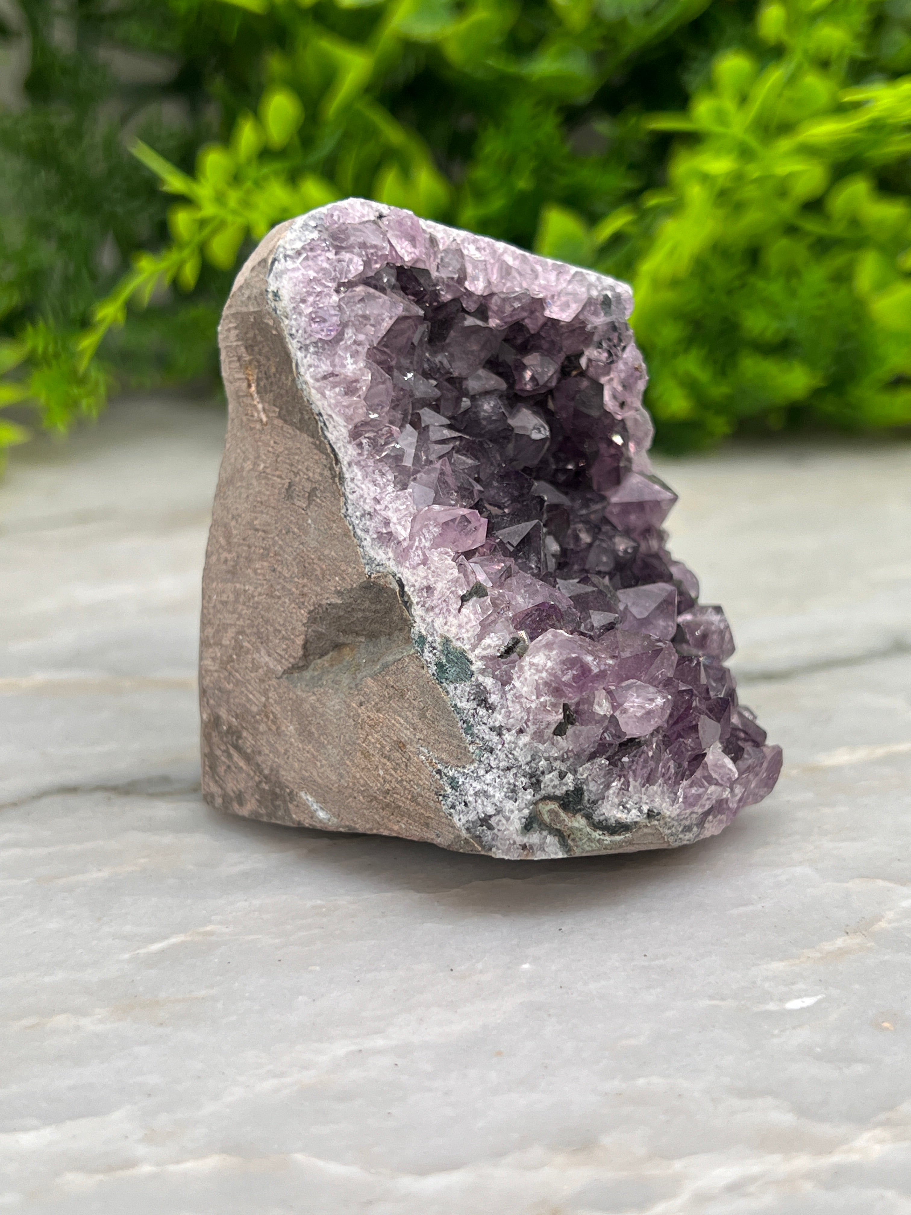 Amethist cluster cut base